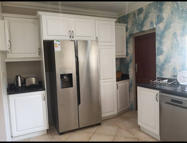 4 BEDROOM GATED ESTATE TO LET IN LA LUCIA